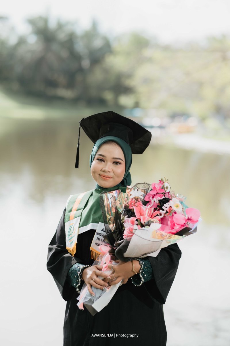  Wisuda - Riska Mutia Syahvira, S.Kep